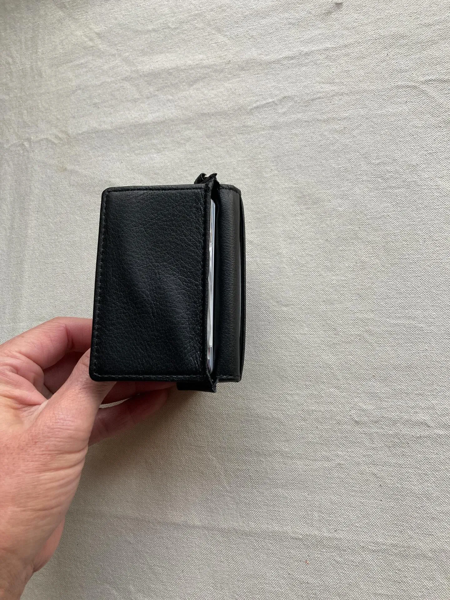 カードサイズのミニマムウォレット。