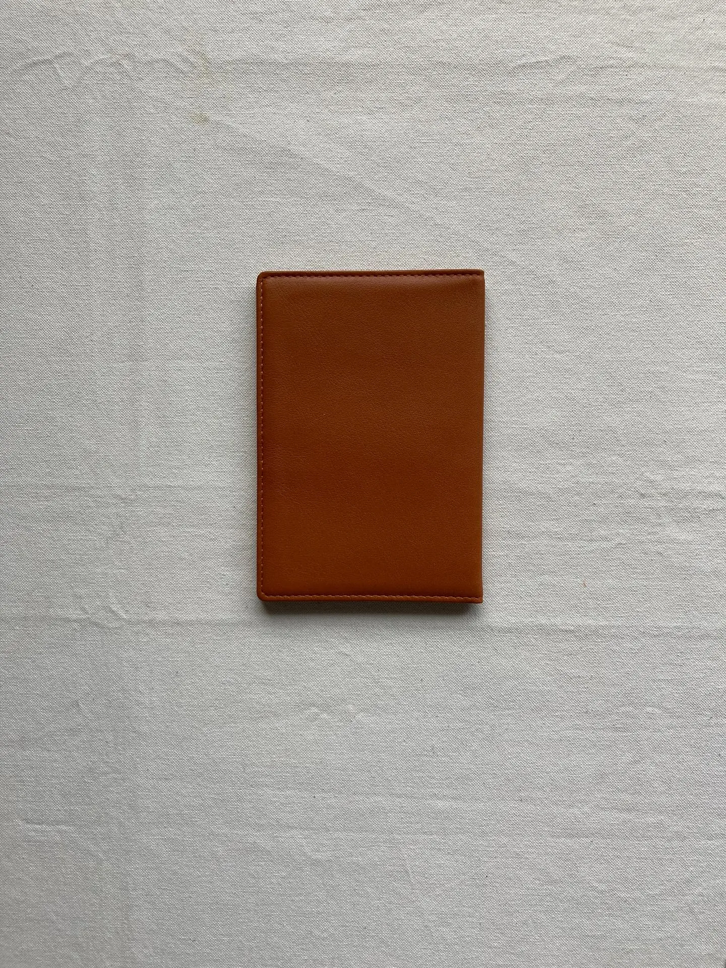 海外旅行のお共にパスポートホルダーはいかがでしょうか？パスポ...