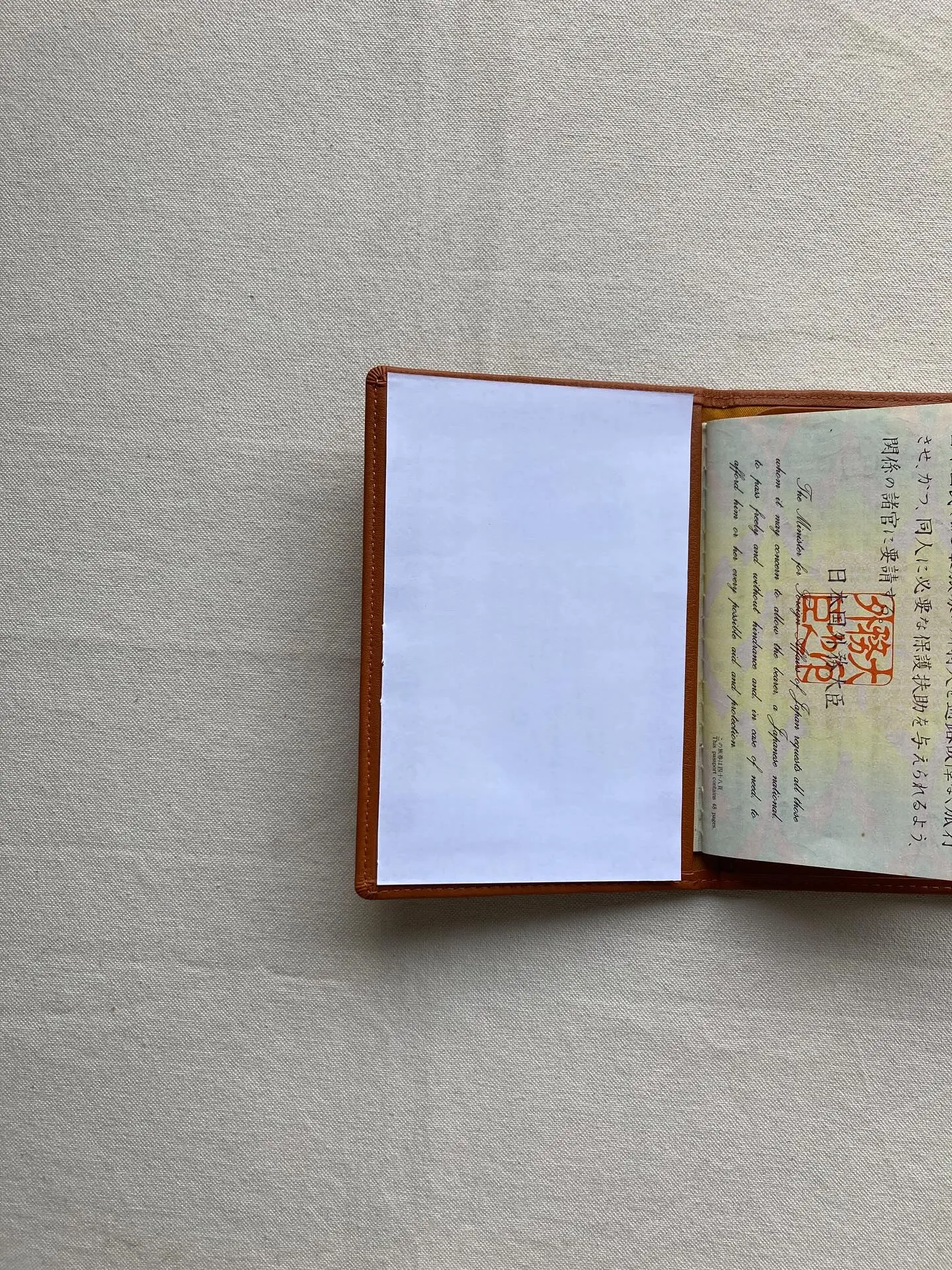 海外旅行のお共にパスポートホルダーはいかがでしょうか？パスポ...