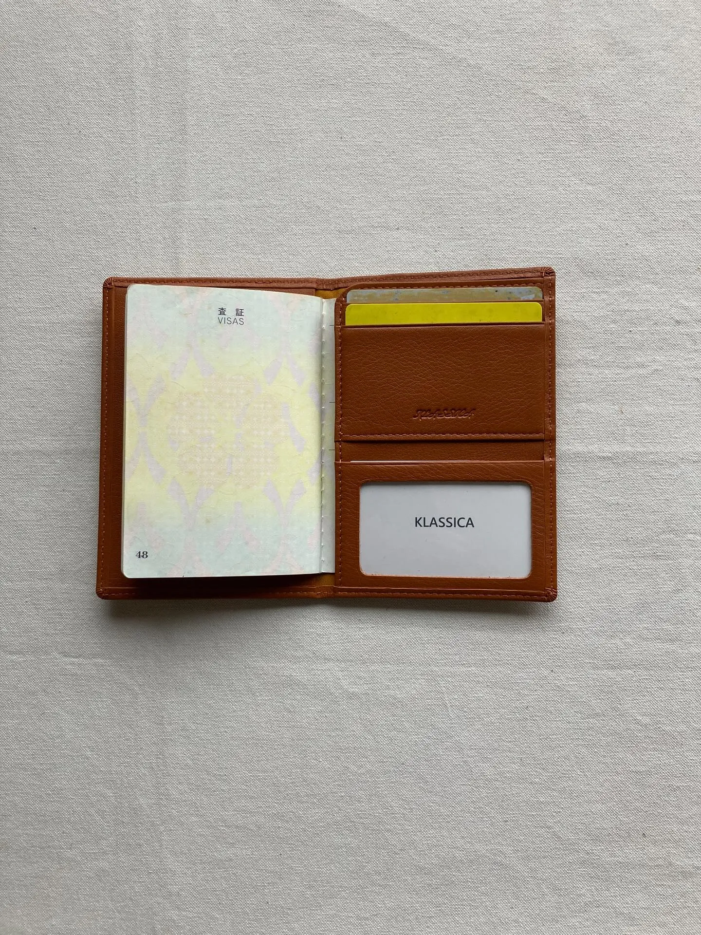 海外旅行のお共にパスポートホルダーはいかがでしょうか？パスポ...