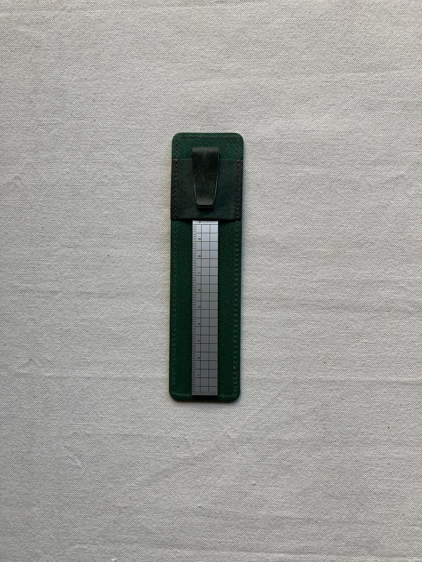 大事な1本の筆記用具に大事に持ち運び、いつも手元に。