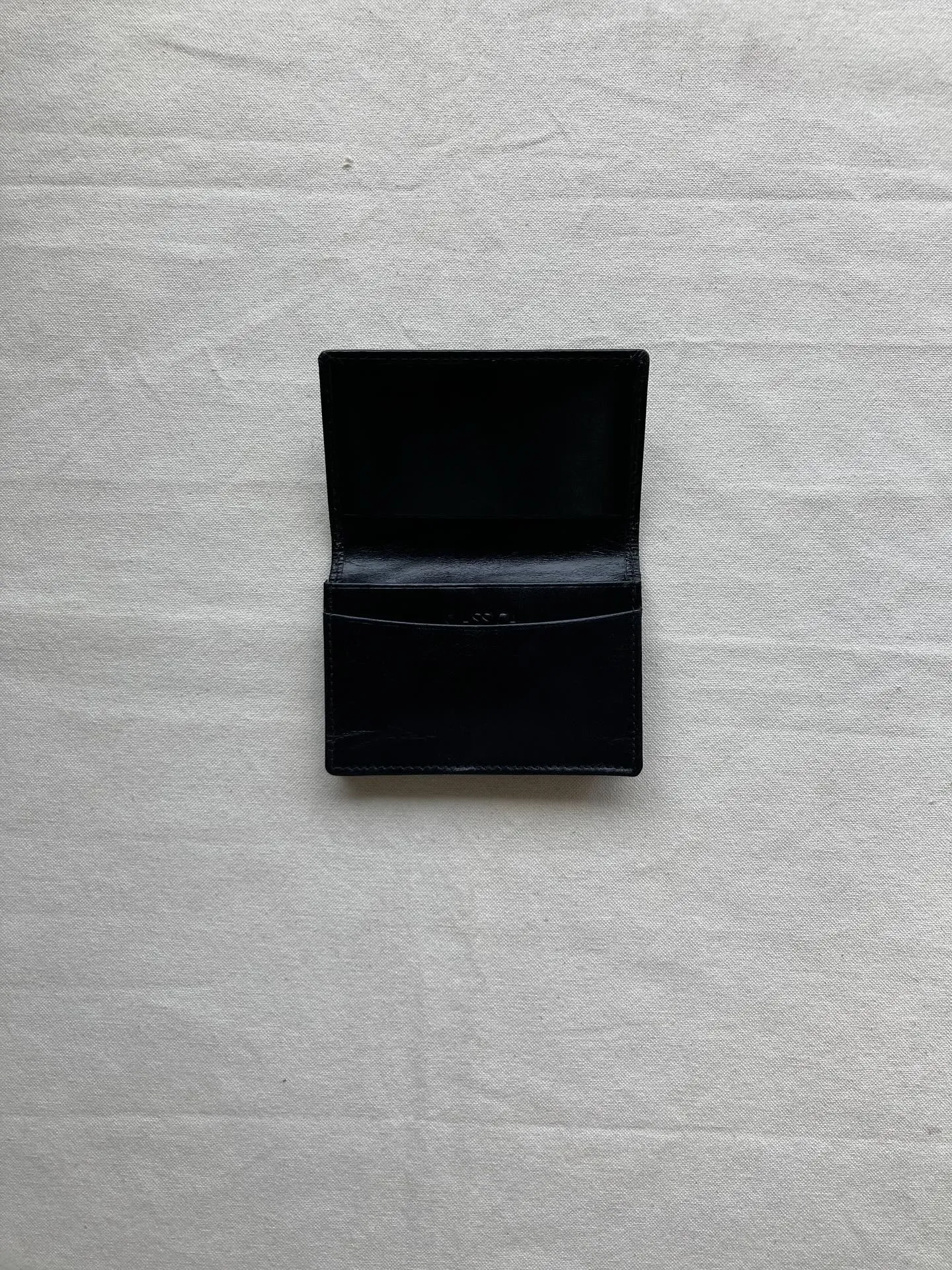 バッファローレザーを使用しました名刺入れ。