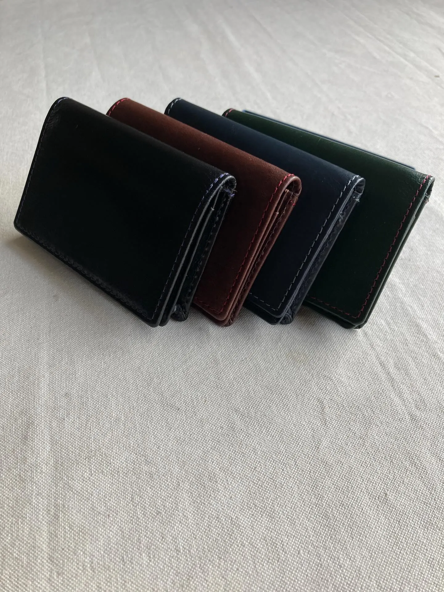 バッファローレザーを使用しました名刺入れ。