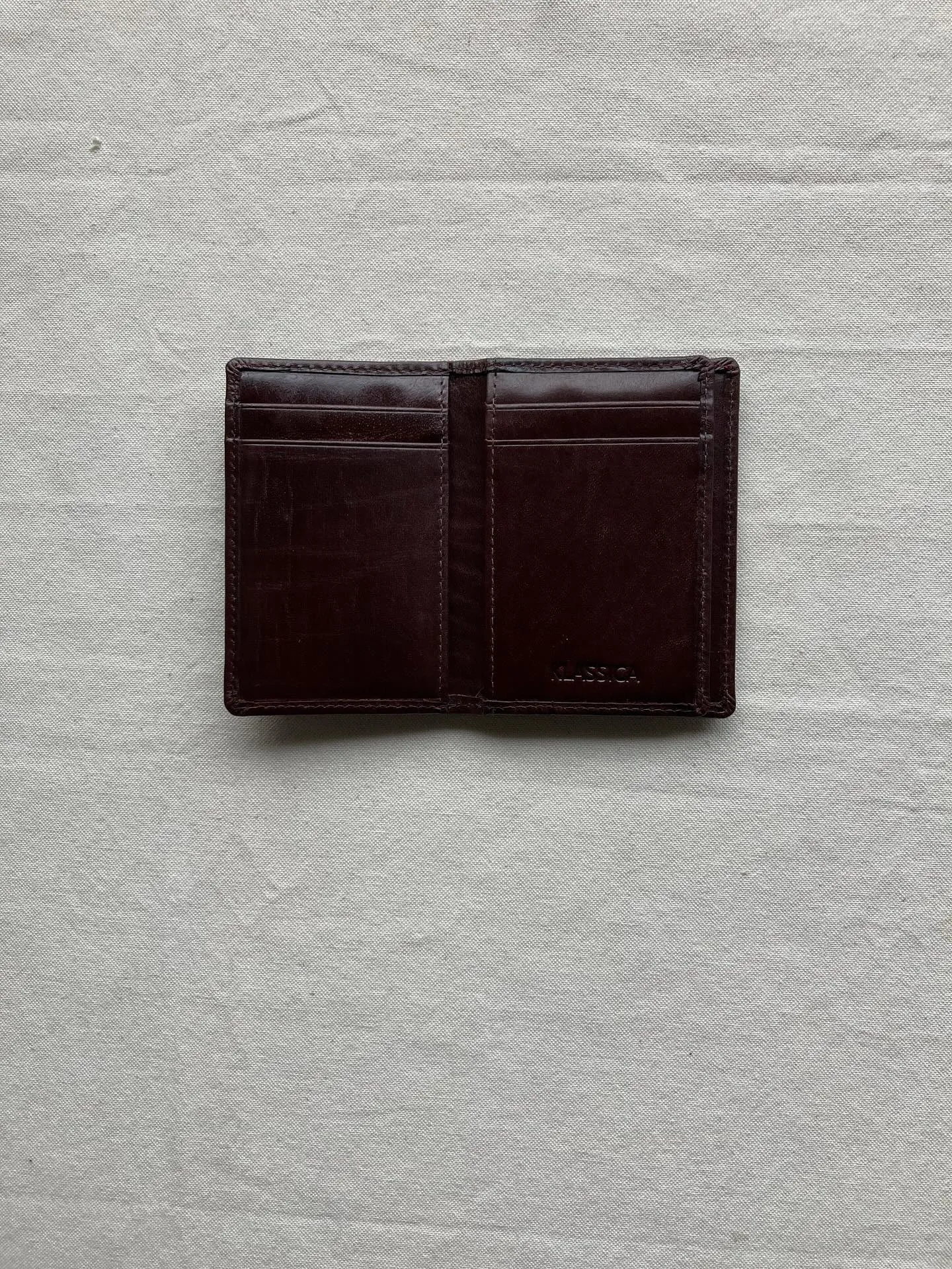 水牛革を使用しましたパスケース。