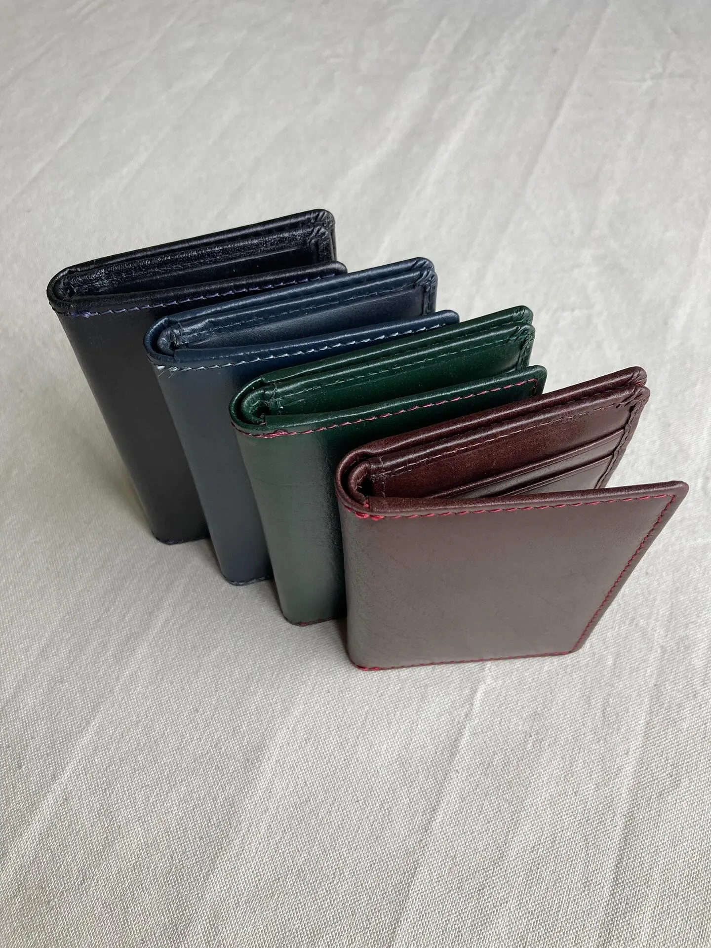 水牛革を使用しましたパスケース。