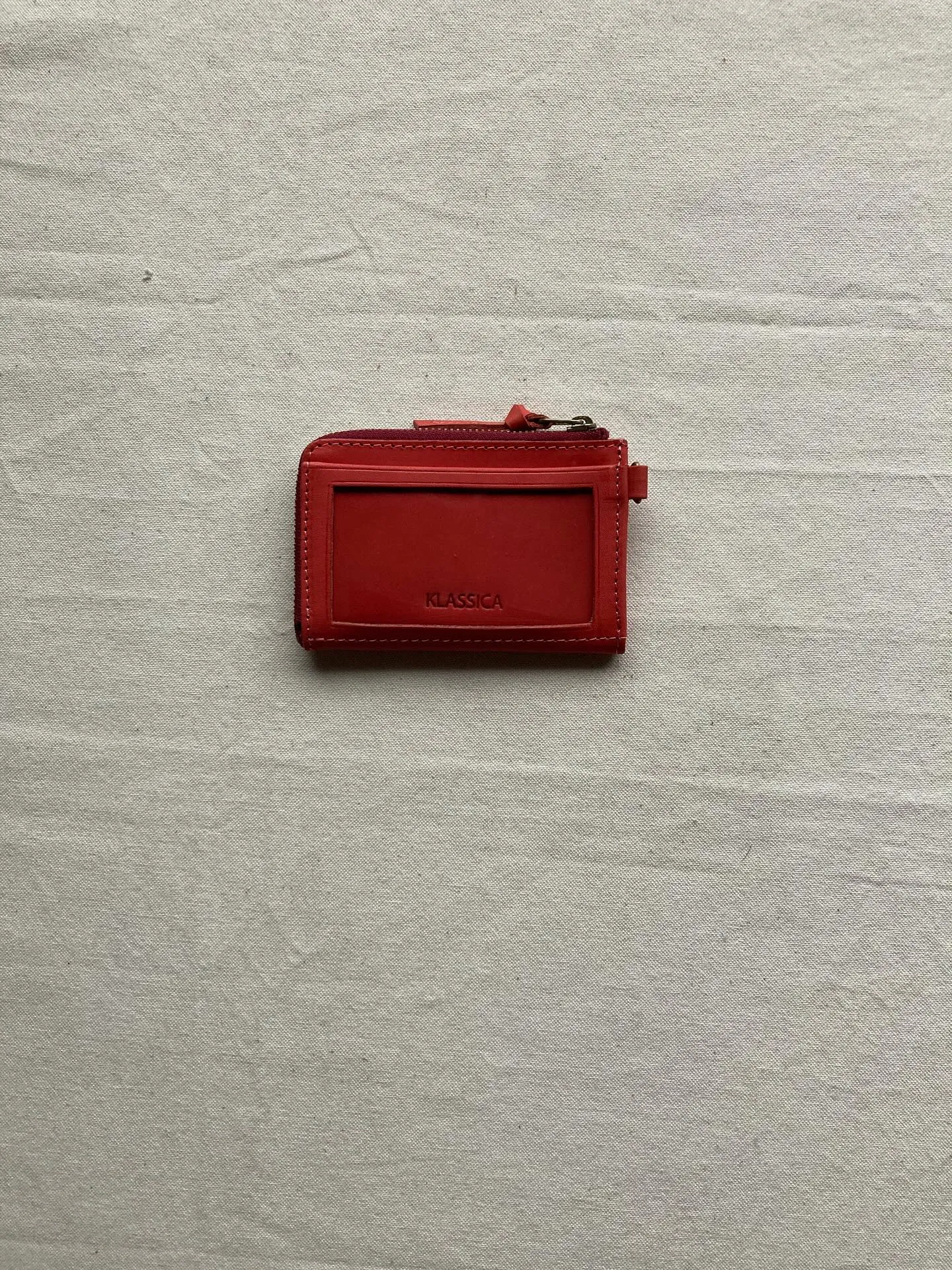 革素材をそのまま極力加工をせずに薄化粧で仕上げたすっぴんヌメ...