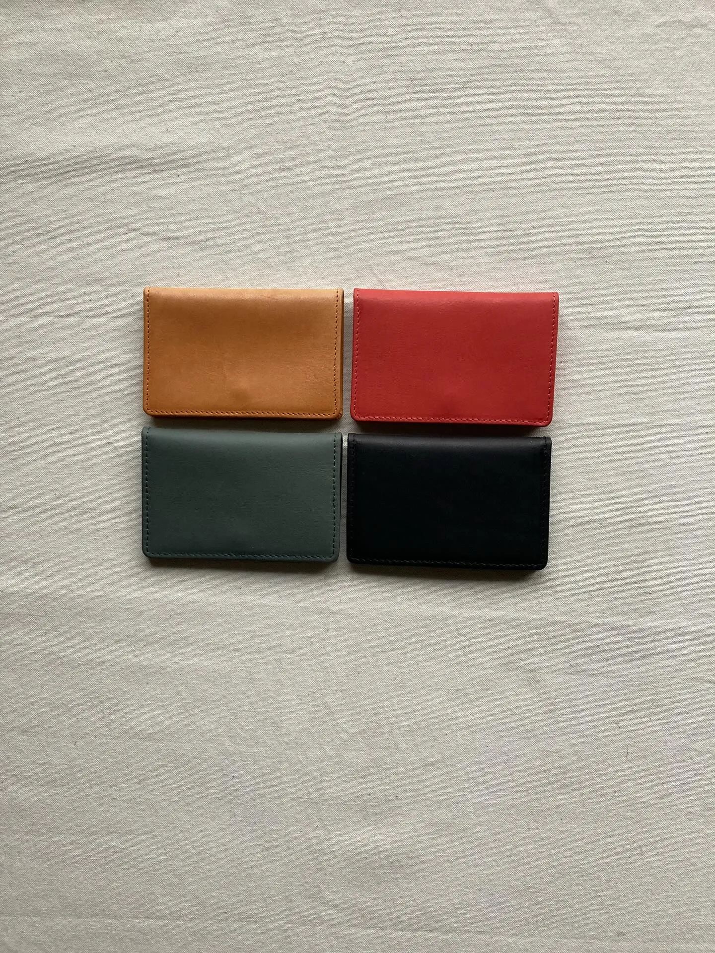 革素材をそのままに極力加工せずに薄化粧で仕上げたすっぴんヌメ...