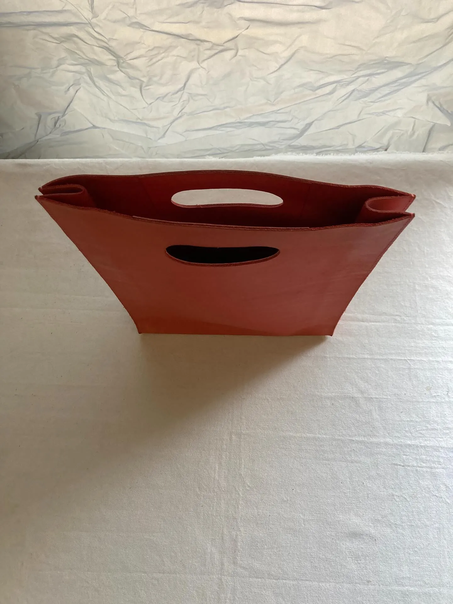 革素材をそのままに極力加工せずに薄化粧仕上げのすっぴんヌメ革...