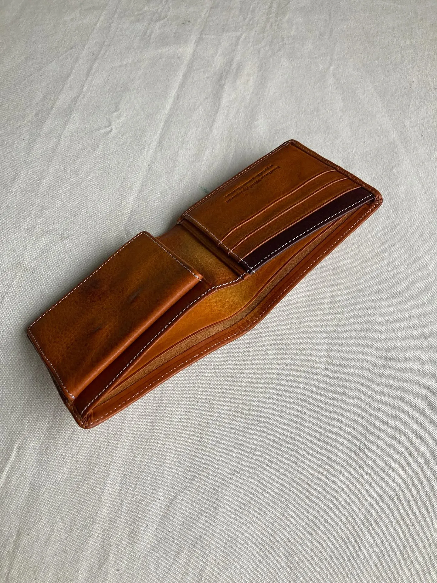 イタリアンタンナー、テンペスティー社のエルバマットを使用しま...