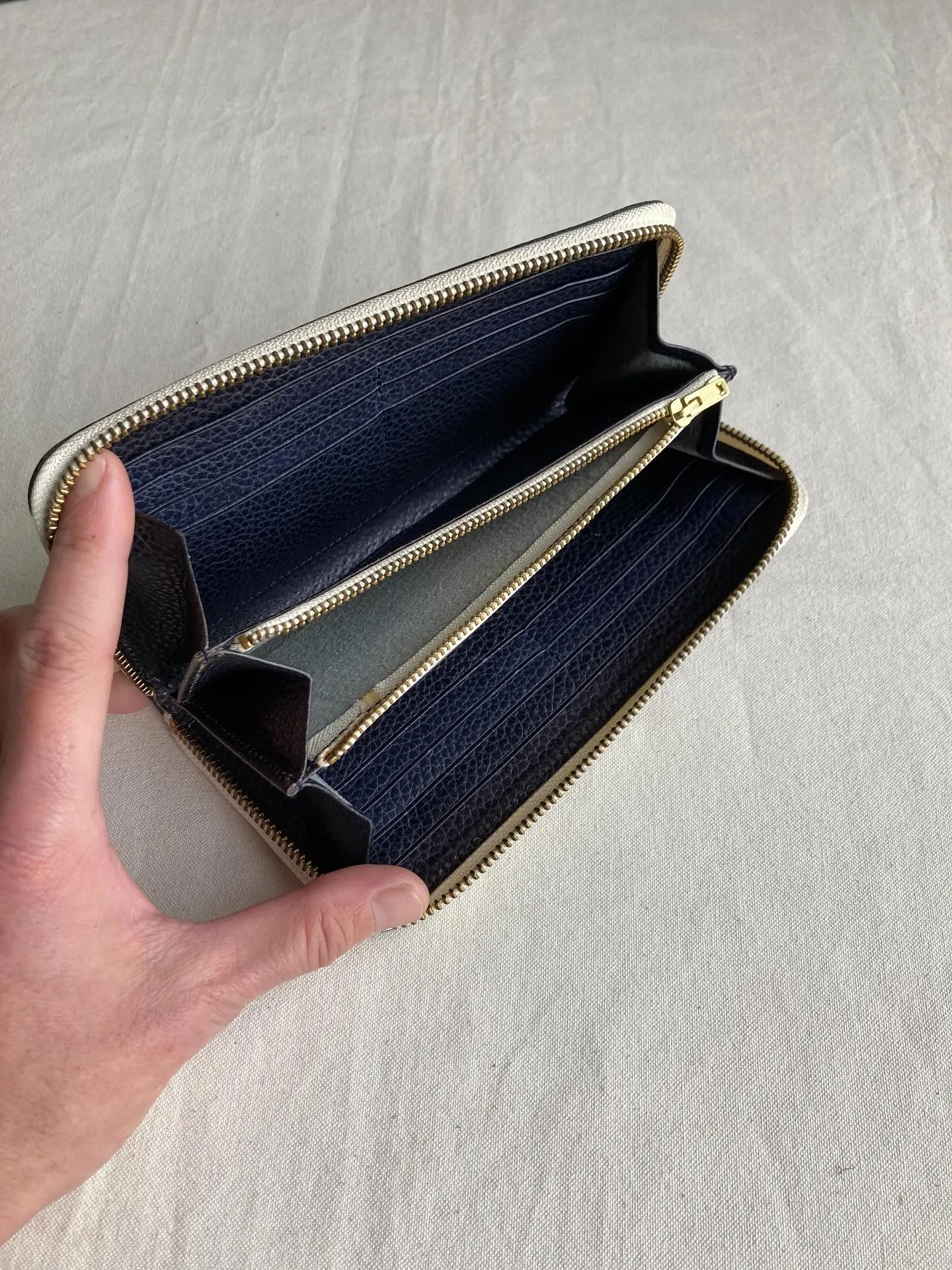 イタリアンタンナー、Ｍ.Ｐ.Ｇ.社からベルーガという革を使用...