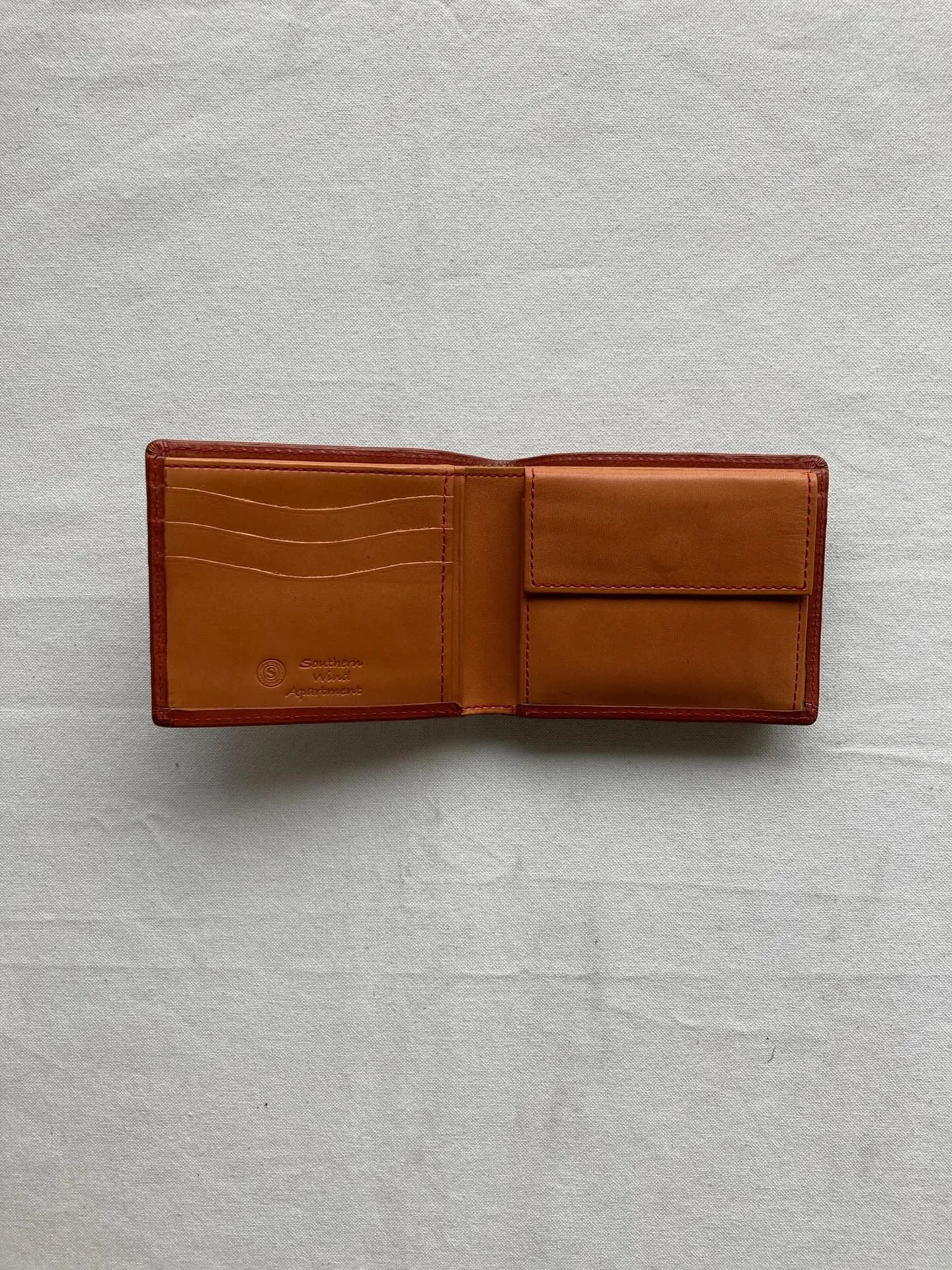 イタリアンタンナー、ブリターニャ社のアリゾナレザーを使用しま...