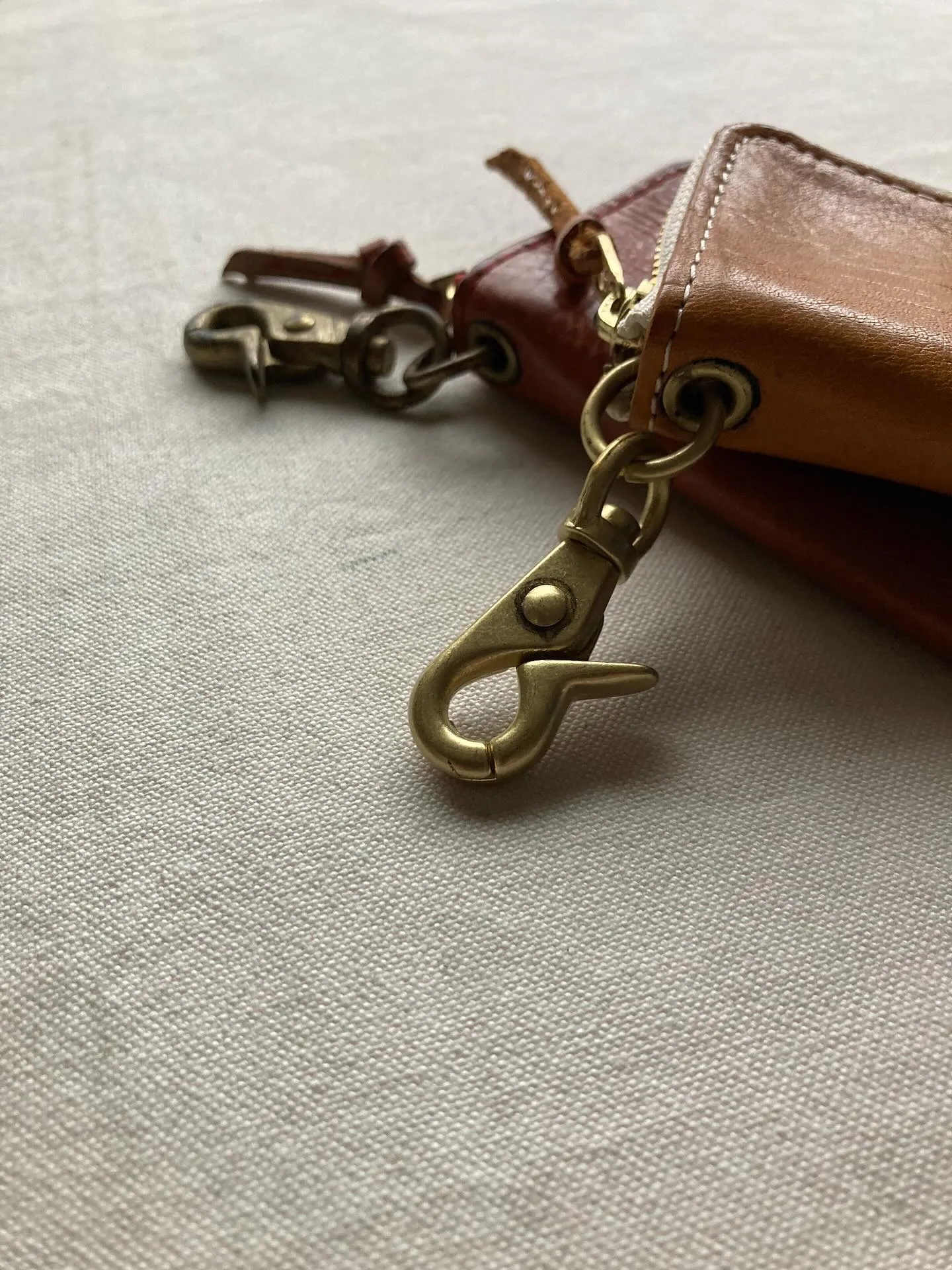 イタリアンタンナー、ブリターニャ社のアリゾナレザーを使用しま...