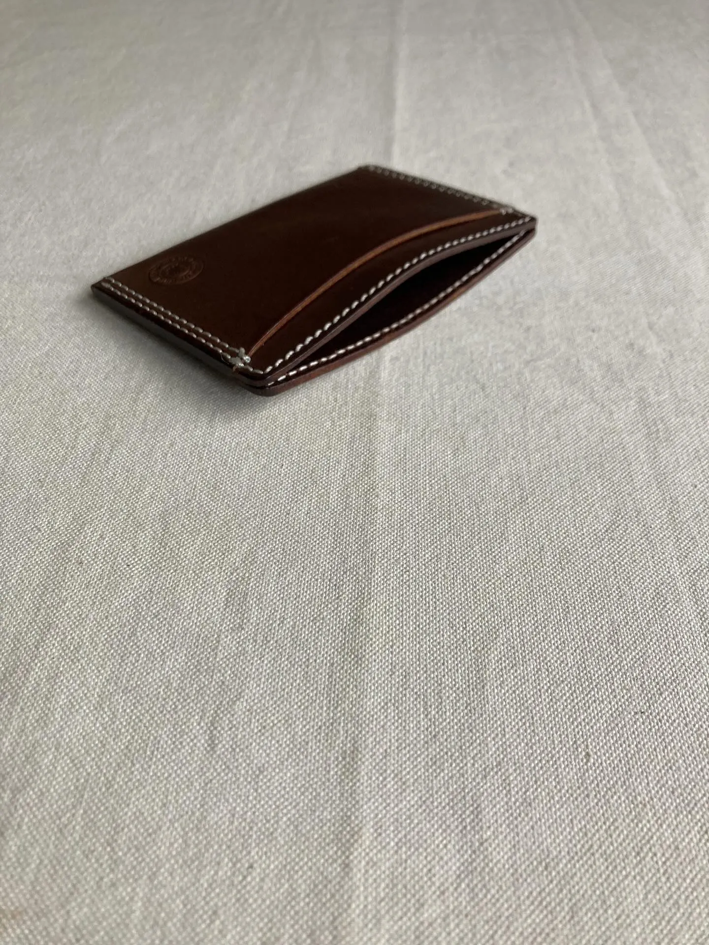 イタリアンタンナー、モンタナ社のリオという革を使用しました名...