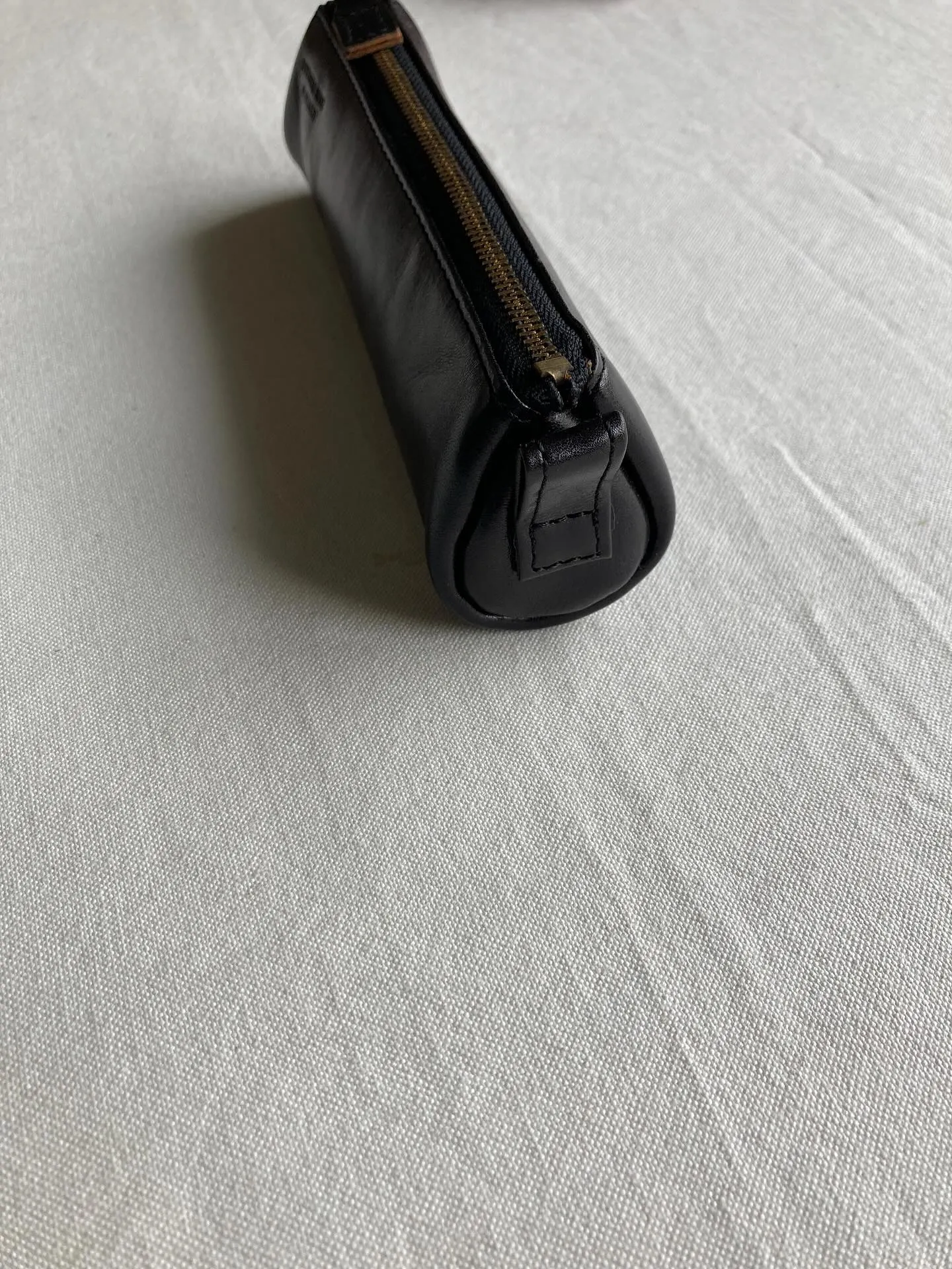 イタリアンタンナー、グレノーブル社のタンポナートという革を使...