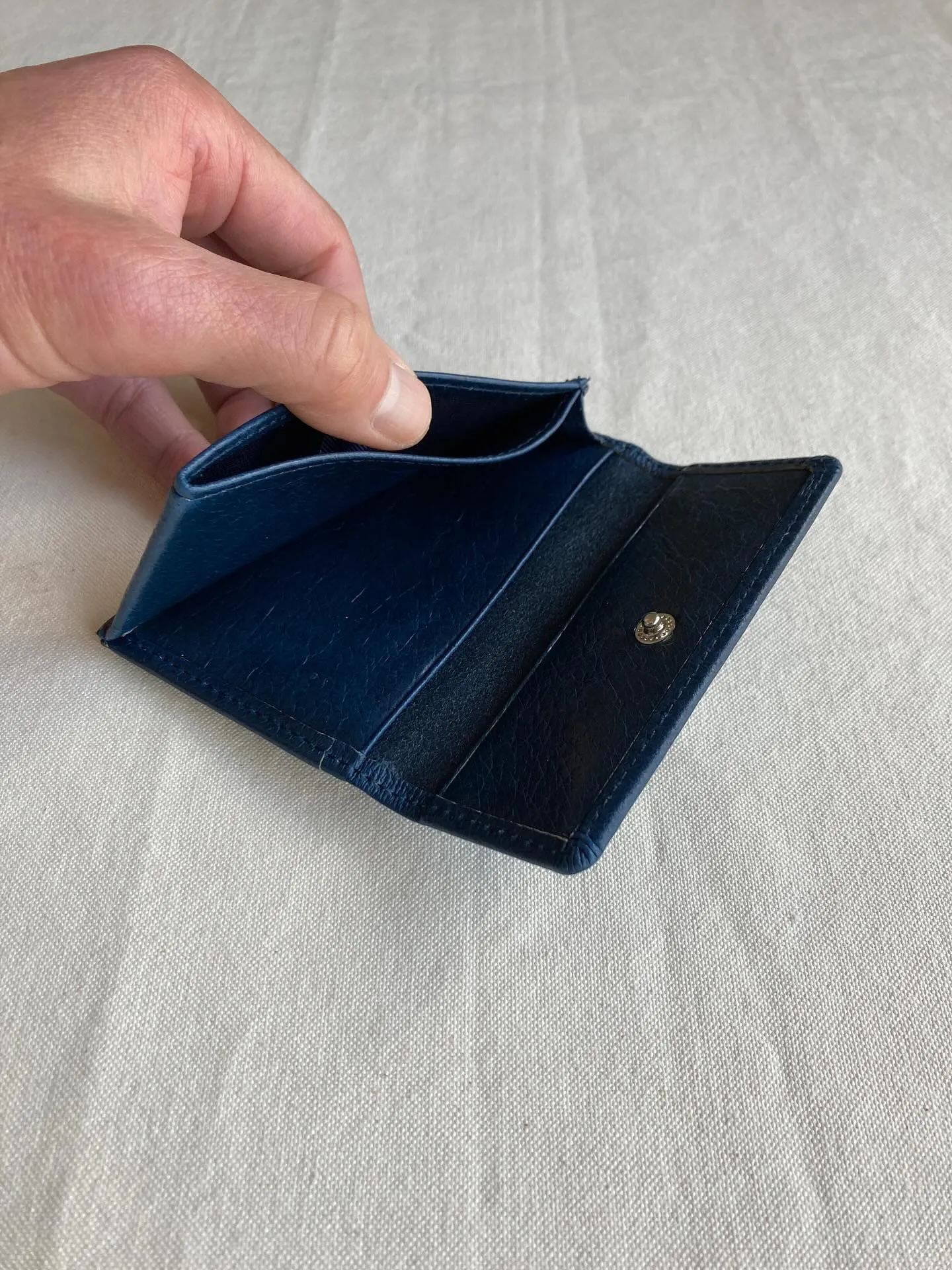 東京都内墨田区で手間ひまをじっくりとかけて天然タンニン素材を...