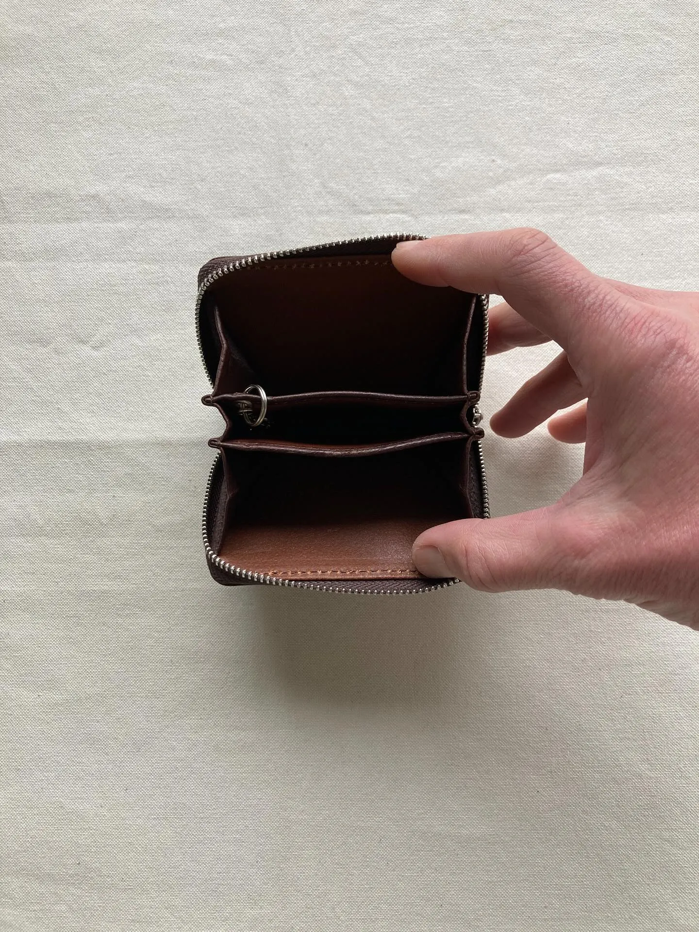 都内墨田区で手間ひまをじっくりとかけて天然タンニン素材を使っ...