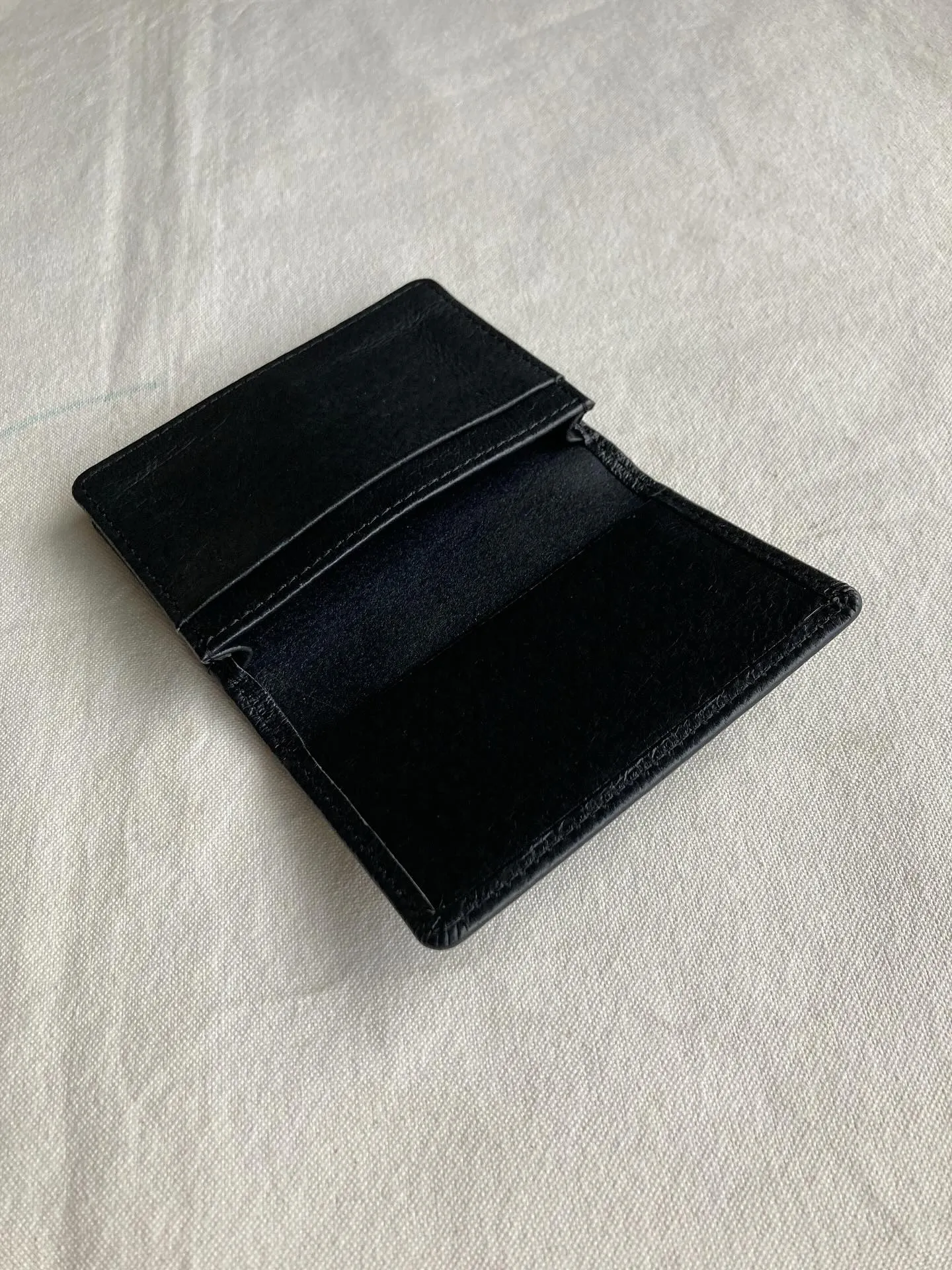 ビジネスにおいて名刺の交換からはじまる。