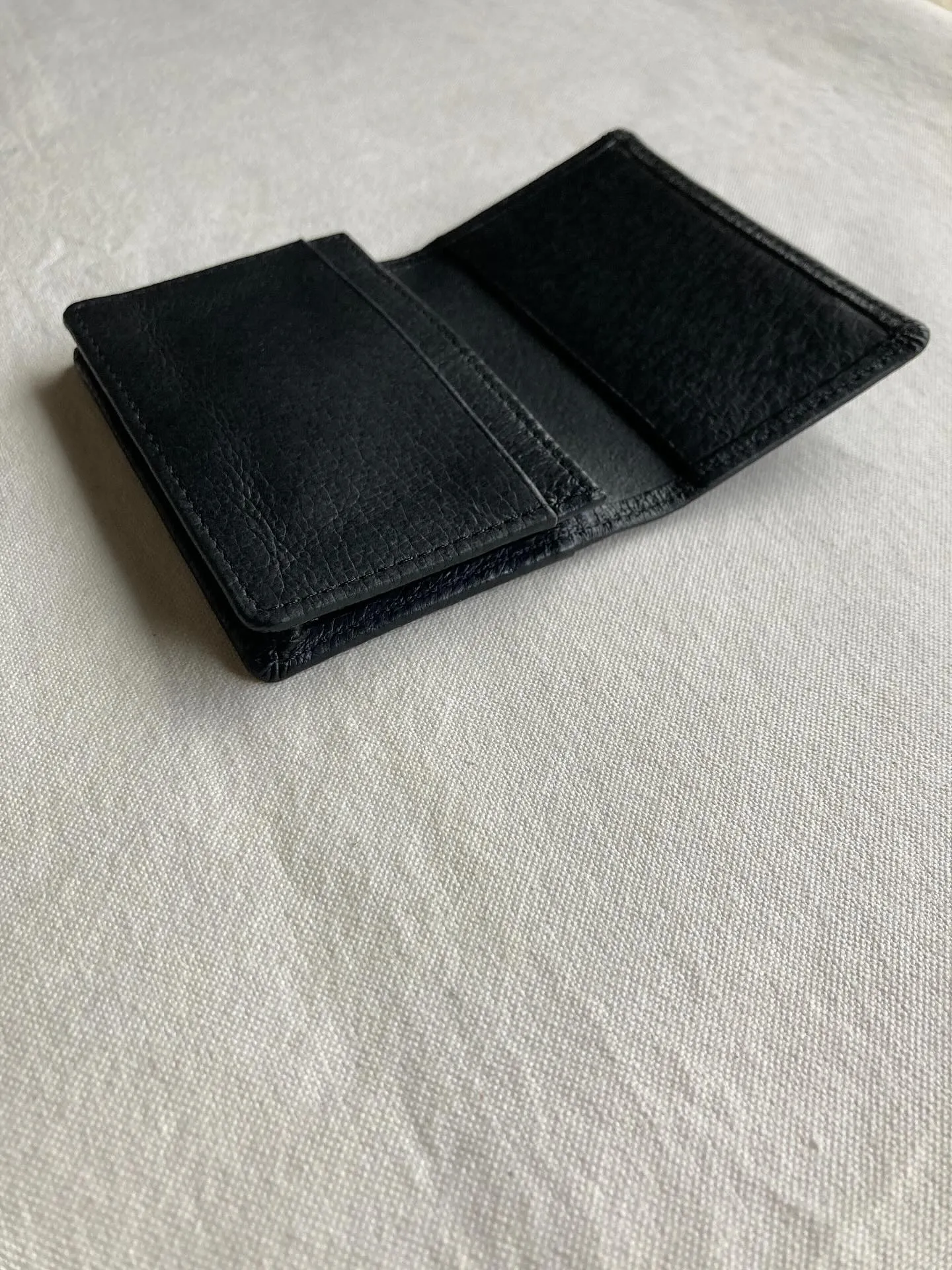 ビジネスにおいて名刺の交換からはじまる。