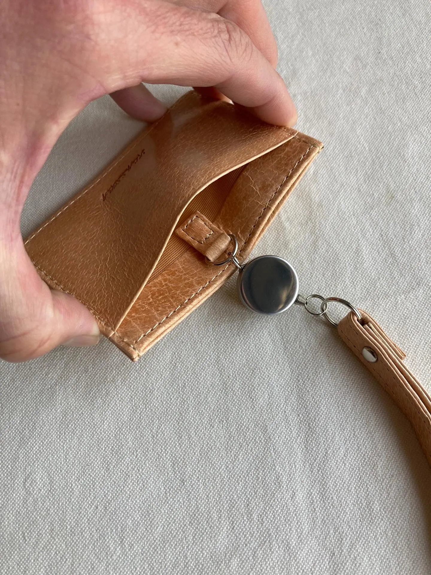 新しい環境での自分を紹介するアイテム。