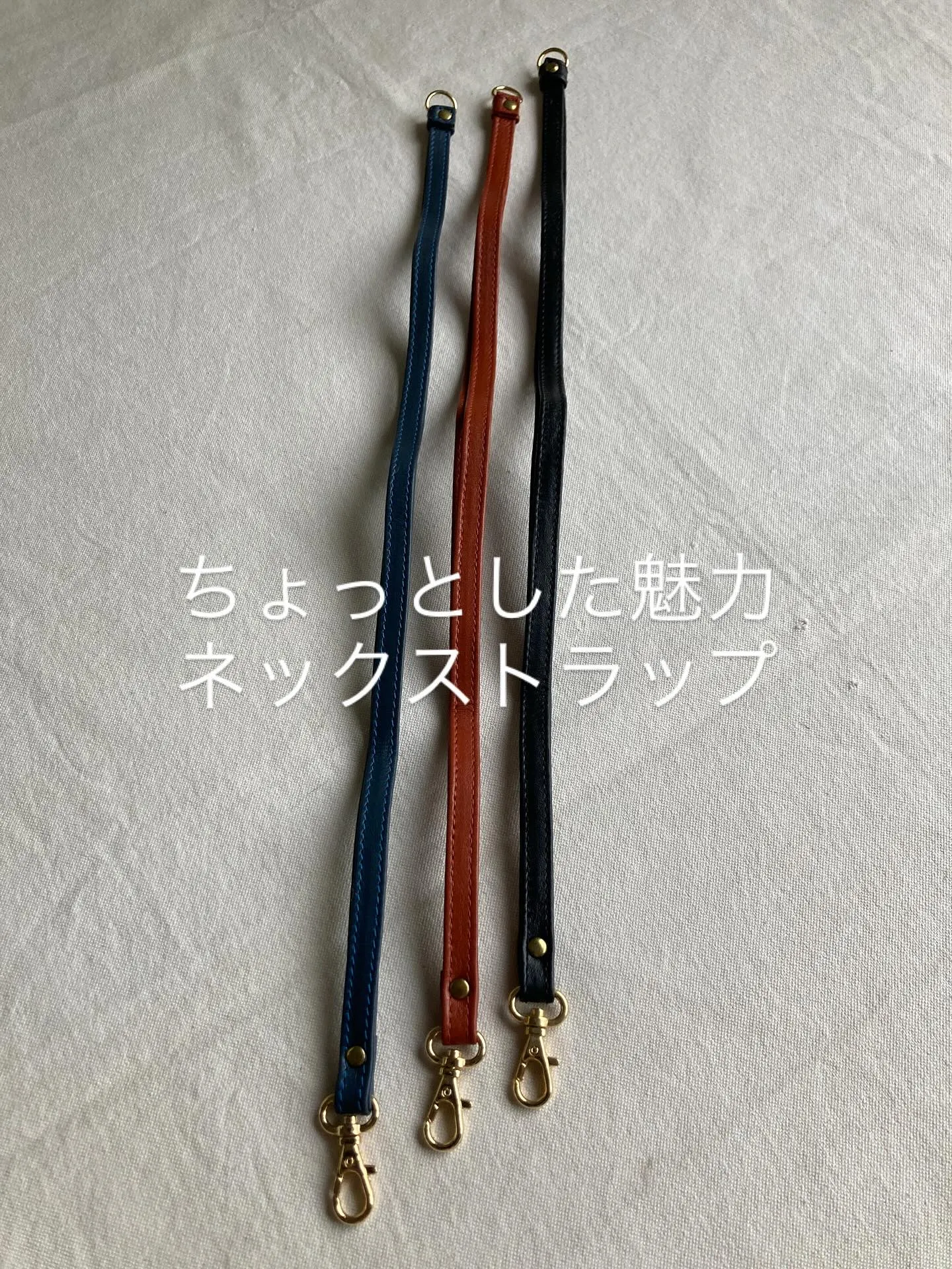 首から下げて手ぶらに加え、ポケットにもフリーストレス。